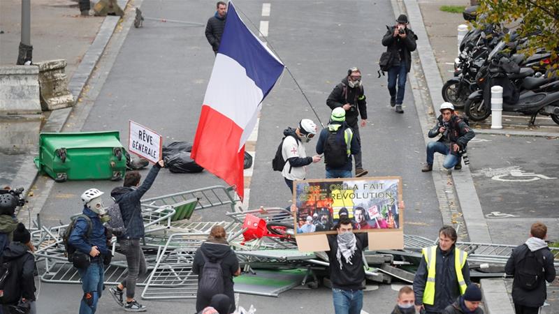 Desetine uhapšenih u Parizu na protestima 'Žutih prsluka'