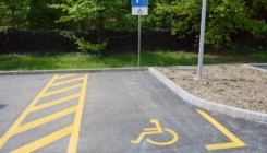 Žute pruge kraj parkinga za invalide - znate li čemu služe?