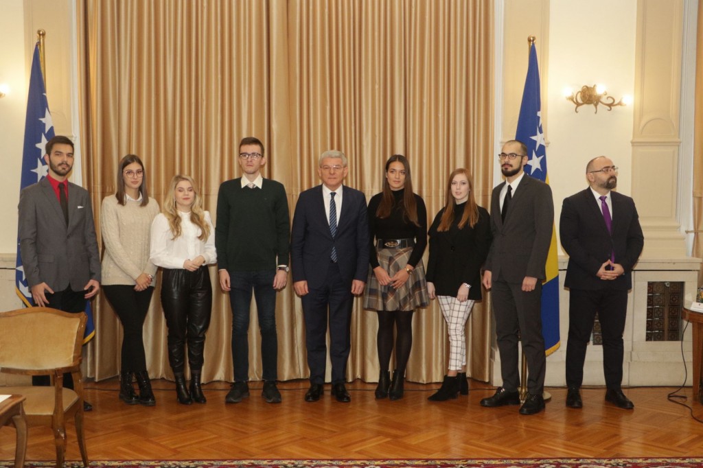 Prijem u Predsjedništvu BiH za sedam najboljih bh. studenata