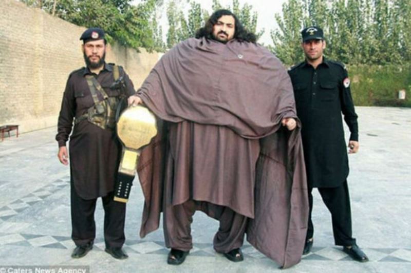 "Pakistanski Hulk" traži mladu: Ima samo jedan uslov za nju, mora da ima 100 kilograma