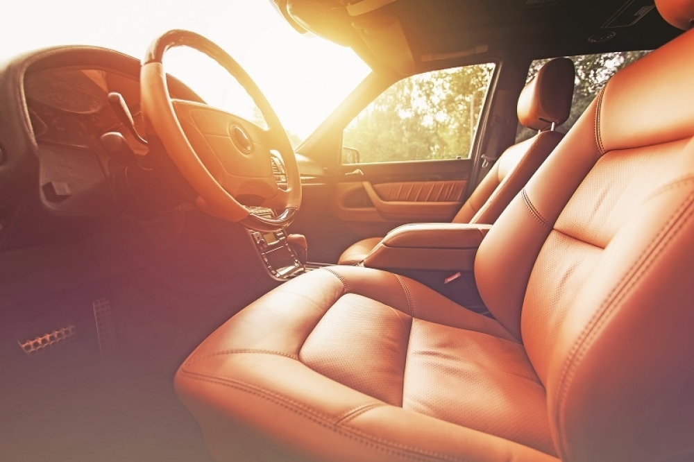 Kožna sjedišta u automobilu: Prednosti i nedostaci ove skupe opcije