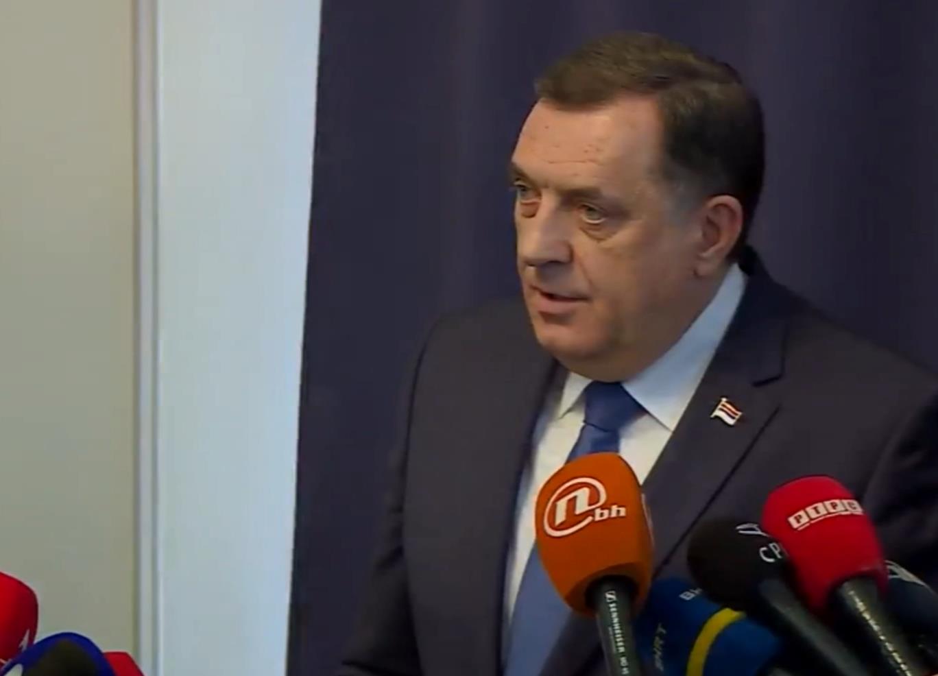 Dodik: Preglasan sam, pozivam Komšića da podnese ostavku