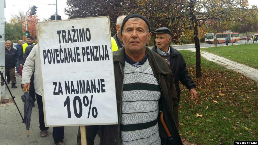 Doprinosi na plate veliki, a zašto su onda penzije male?