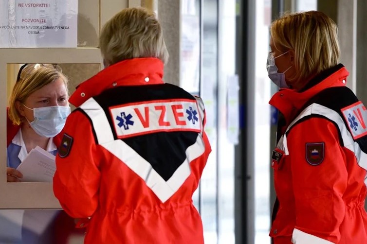 U Sloveniji 2428 novozaraženih, svaki treći test pozitivan