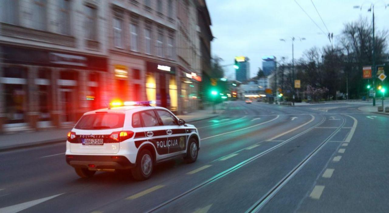 Policijska potjera u Sarajevu: Jedan napadač poginuo, policajac teško povrijeđen