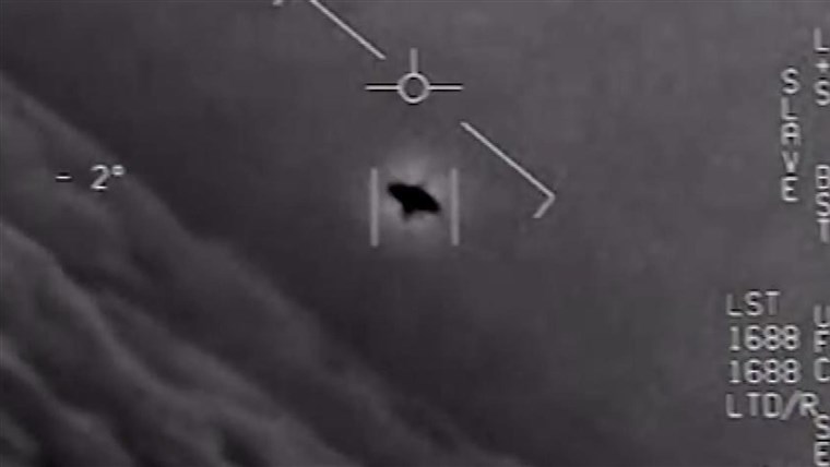 Pentagon objavio snimke UFO-a koje su snimili mornarički avioni