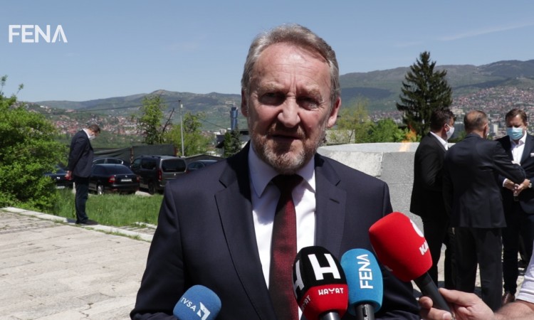 Izetbegović: BiH i Sarajevo su izazov za fašiste koji bi razdvajali ljude