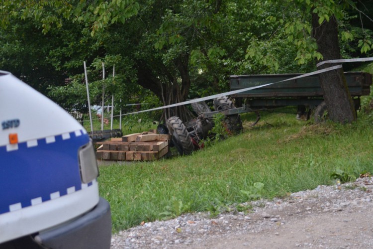 Detalji tragedije u Bosanskom Novom: Dječak poginuo pred očima strine