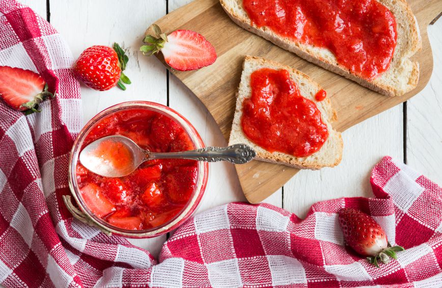 Najlakši recept za domaći džem od jagoda, bez šećera i konzervansa