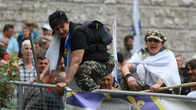 Sarajevo: Osuđeni uslovno na po šest mjeseci zatvora za napad na fotoreportere