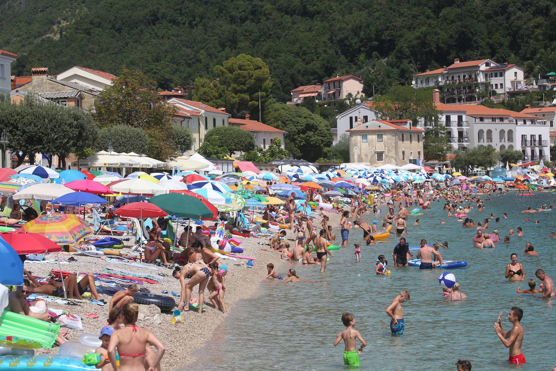 Raste broj turista: U Hrvatskoj danas odmara 115.000 ljudi