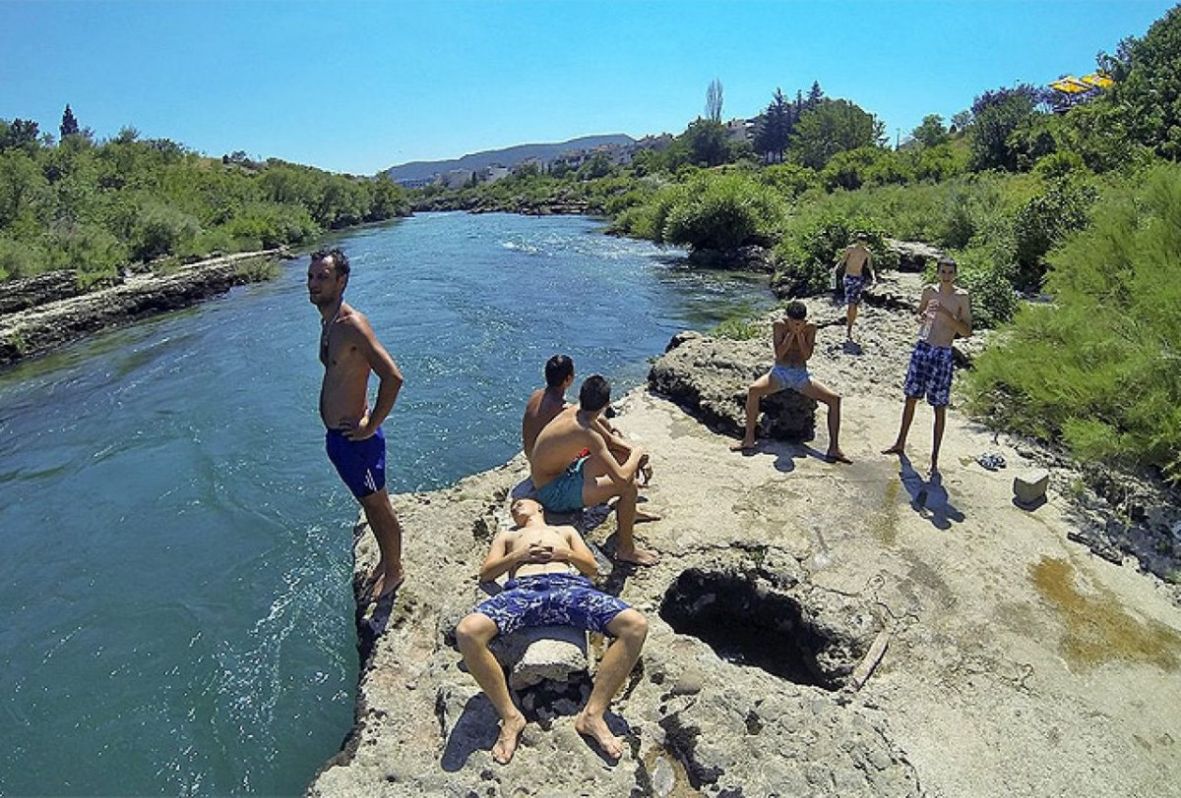 Poziv na oprez: Kupanje u Neretvi kod Mostara nije preporučljivo