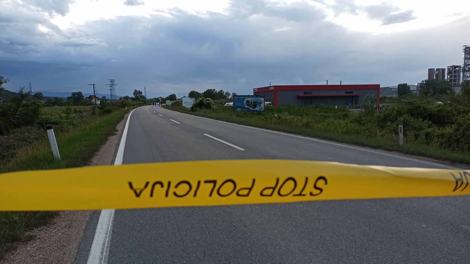 Saobraćajna nesreća kod Lukavca: Motociklista sletio sa puta, teško je povrijeđen