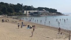 Šok na popularnoj plaži na Jadranu: Dječak skočio na glavu u more i slomio vratnu kičmu