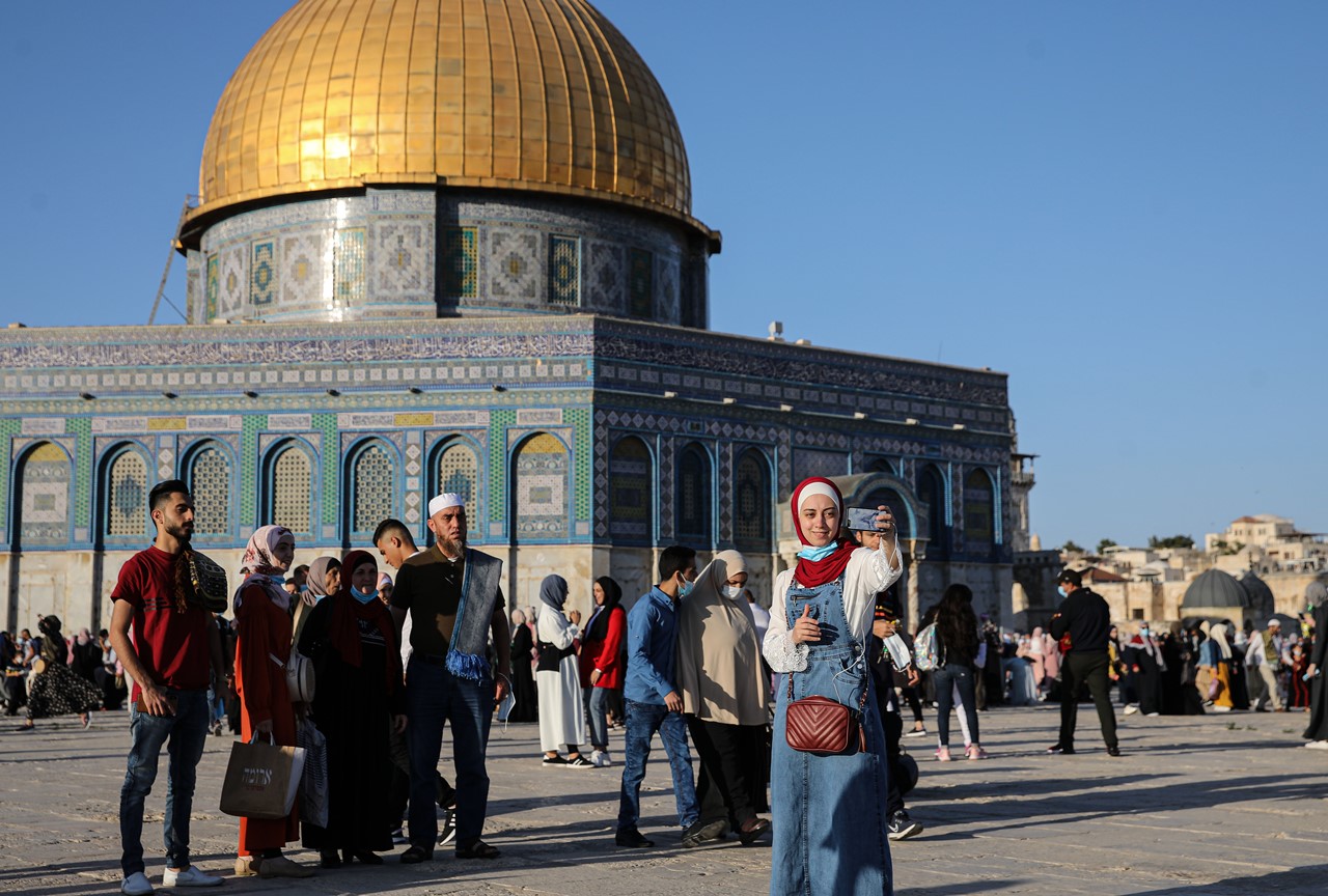 Izraelska policija stotinama Palestinaca nije dozvolila ulazak u Al-Aqsu