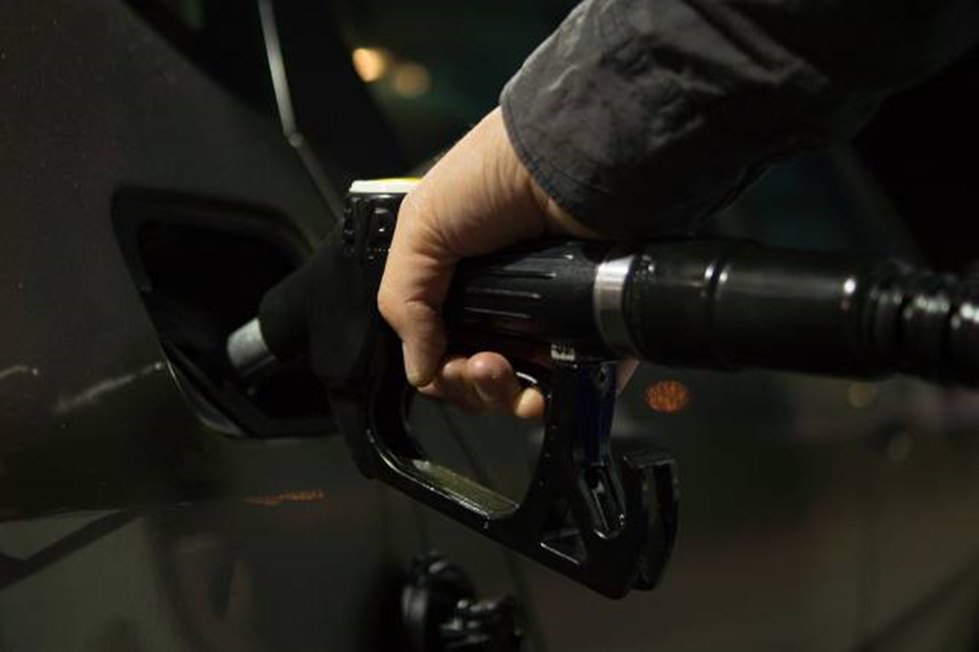 SDP BiH: Pozivamo parlamentarce da podrže prijedlog smanjenja akciza na gorivo