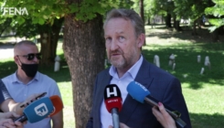 Izetbegović: Izgleda da Konaković slike iz Beograda želi u Sarajevu