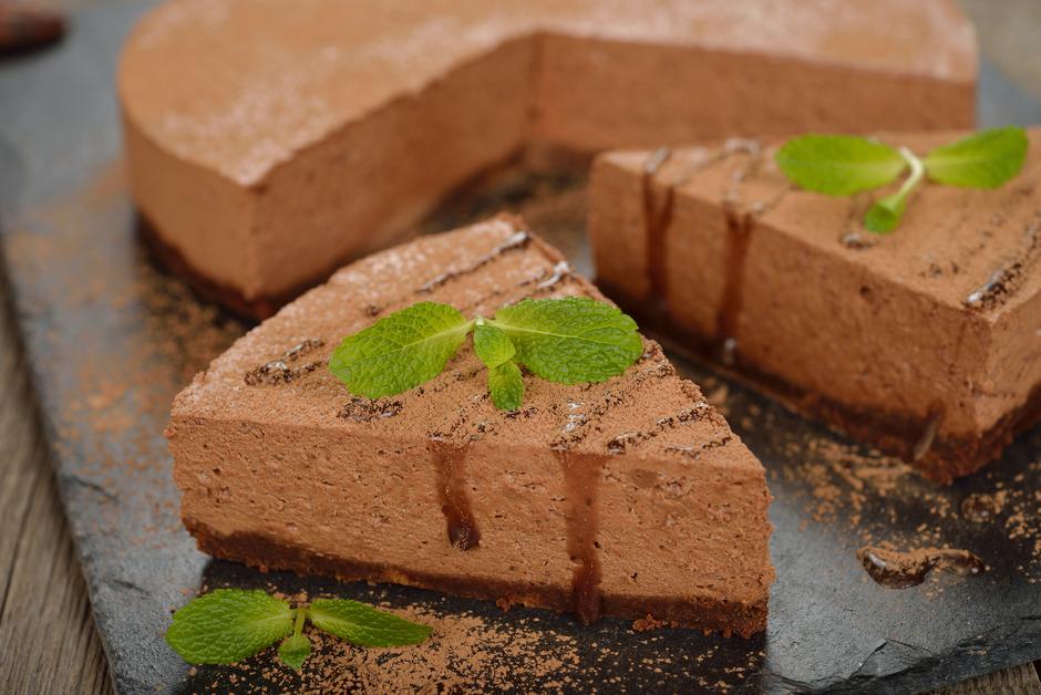 Sirova čokoladna torta za one koji vole slatko, a zdravo