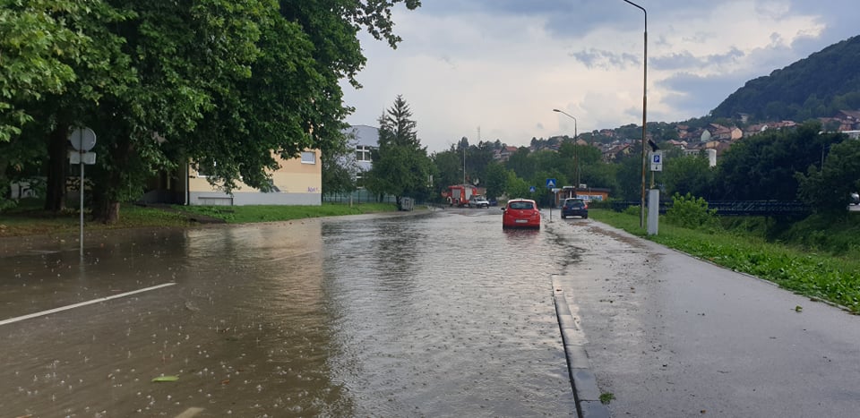 Vozači oprez, padavine tokom dana u cijeloj zemlji