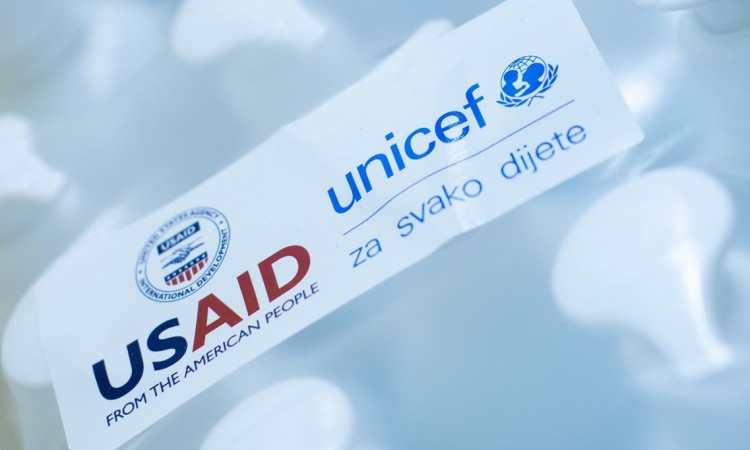 UNICEF i USAID: Sigurno otvaranje škola, donacija sredstava za dezinfekciju