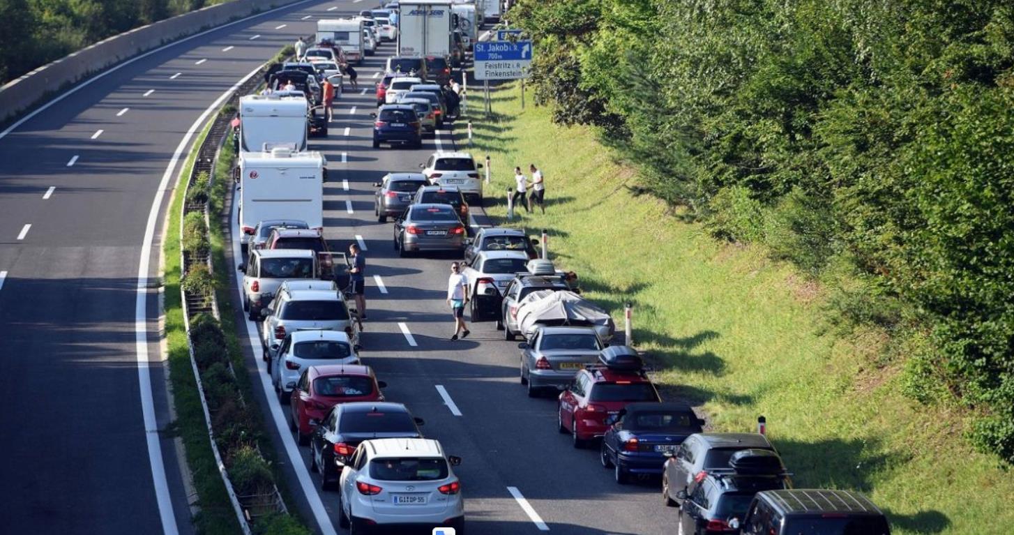 Uprkos upozorenjima: Austrijanci pohrlili na Balkan, zabilježene kilometarske kolone