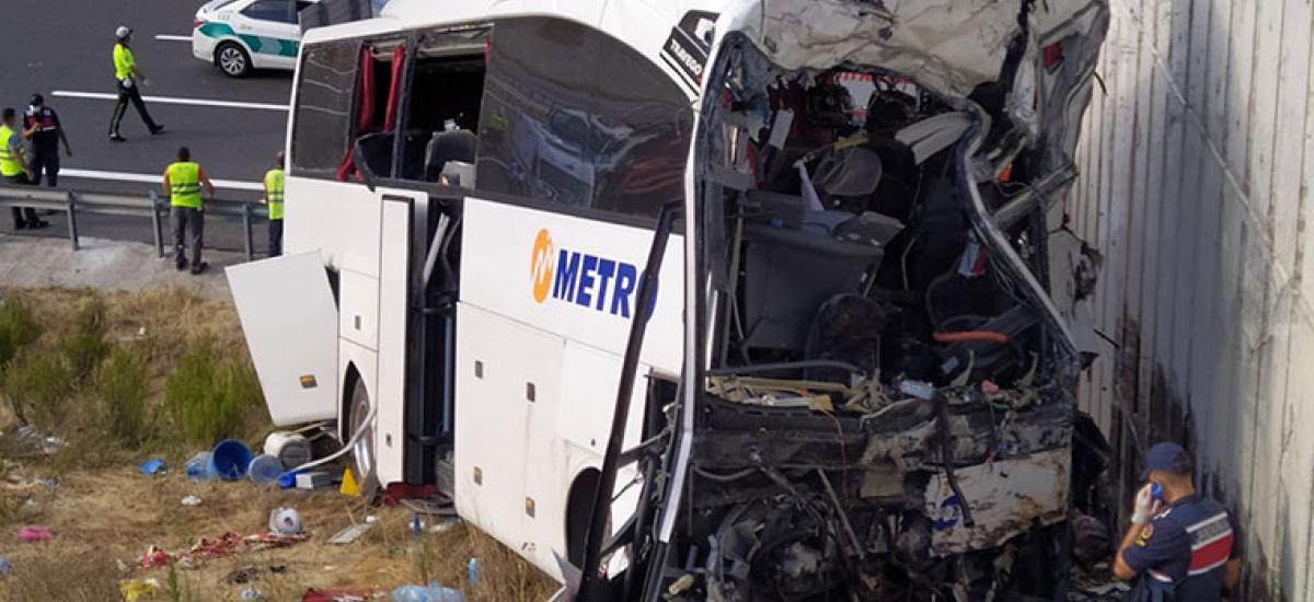 Autobus udario u zid nadvožnjaka: Najmanje pet osoba je poginulo u Istanbulu