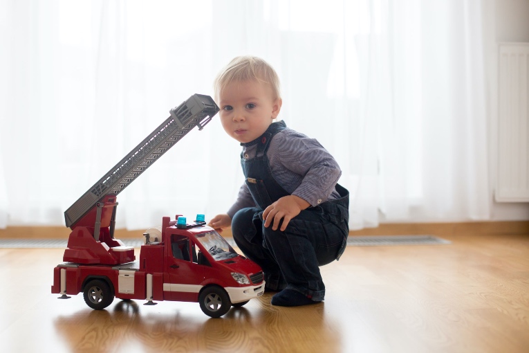 Vaše dijete je opsjednuto kamionima? Evo zašto je to dobro za njegov razvoj