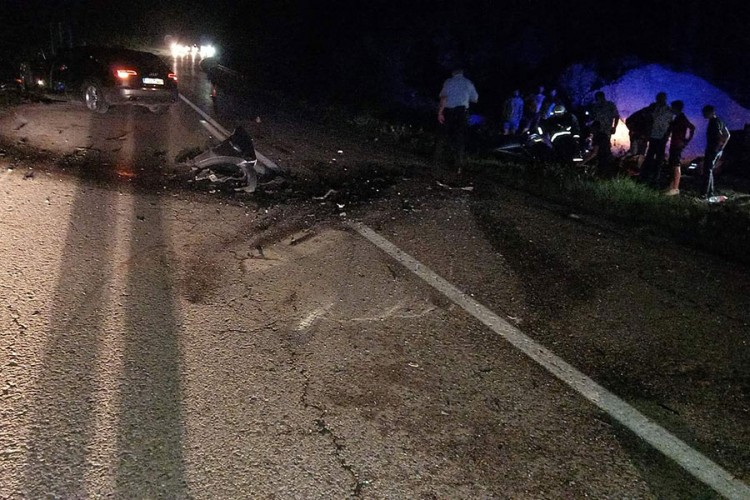 Otac i kćerka povrijeđeni u nesreći kod Teslića životno ugroženi