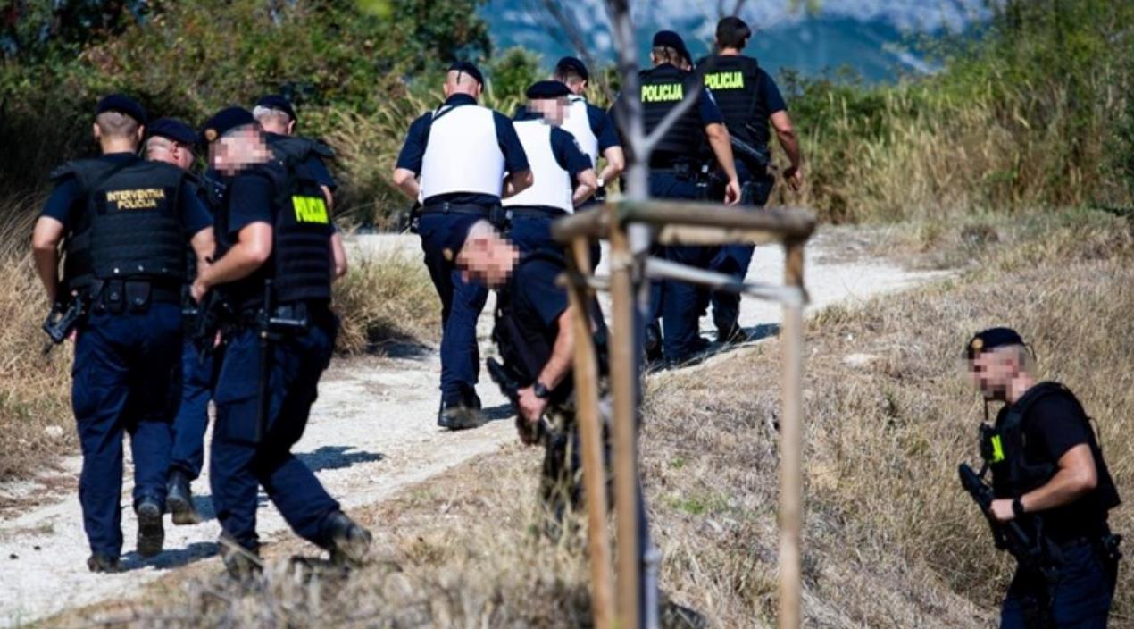 Kako je pobjegao ubica? Policajci mu rekli da stane, nisu trčali za njim