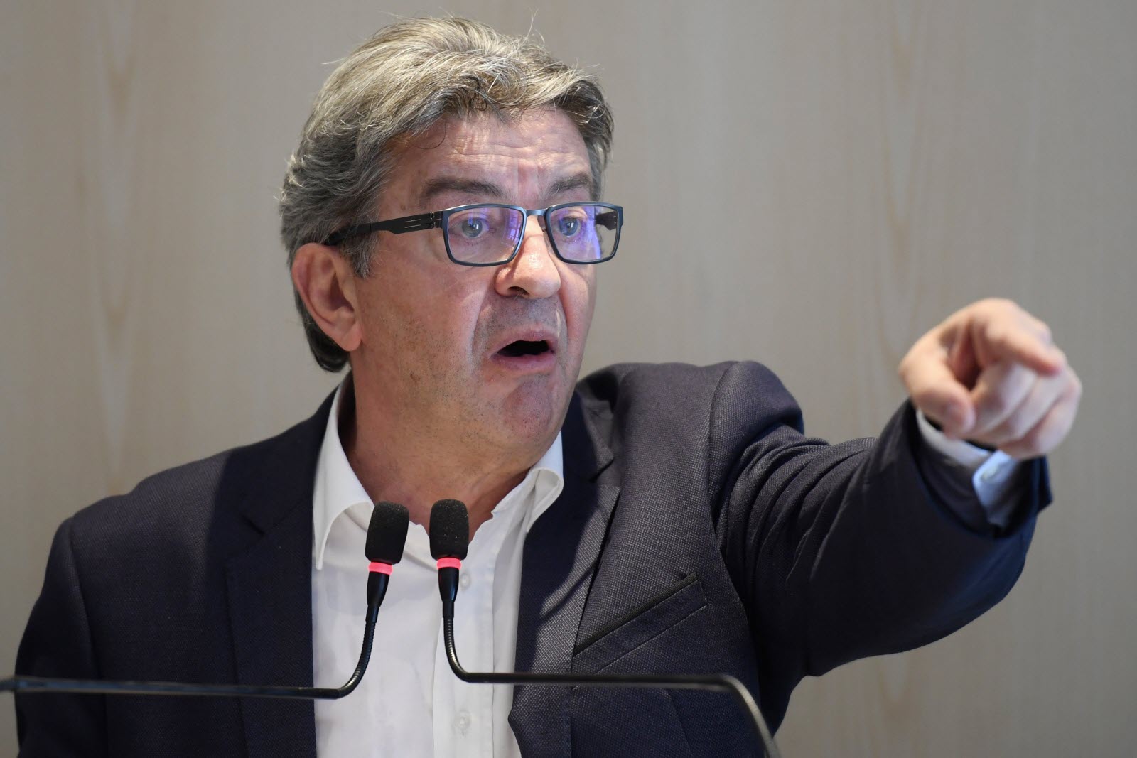 Lider opozicije u Francuskoj Melenchon: Macron izgubio kontrolu