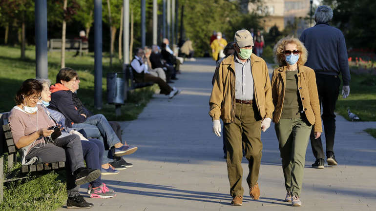 Srbija: Od danas obavezne maske i na otvorenom prostoru