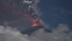 Eruptirao vulkan Ili Lewotolok u Indoneziji