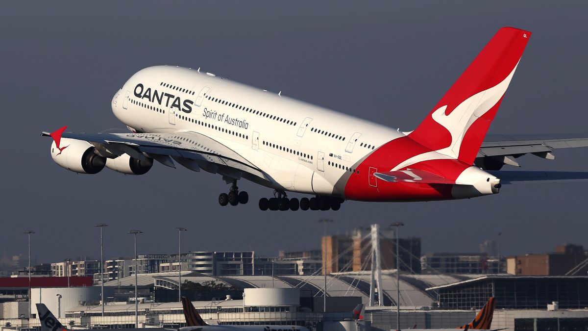 Qantas: Putnici će morati da dokažu da su vakcinisani protiv covida-19 da bi mogli u avione