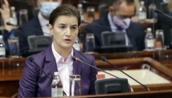 Premijerka Srbije Ana Brnabić u dva minuta šest puta nazvala demonstrante lešinarima