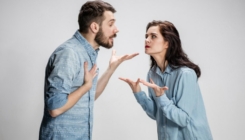 Terapeuti tvrde: Ovih 5 znakova otkriva da vaš partner manipuliše vama