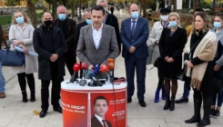 Lista 'Ostajte ovdje' lijepljenjem plakata otvorila izbornu kampanju u Mostaru
