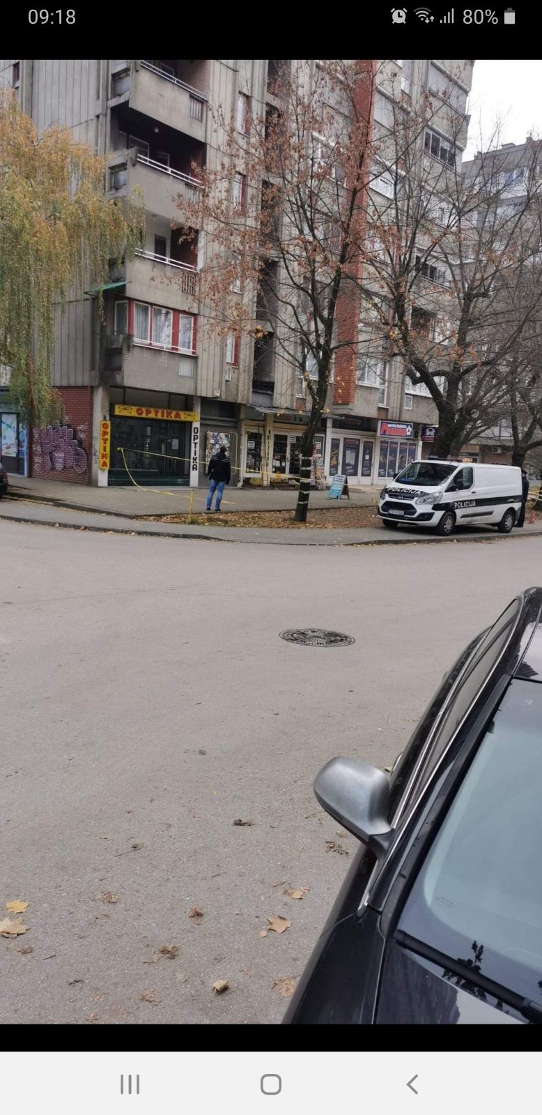 Tuzla: Mlađa ženska osoba izvršila samoubistvo skokom sa nebodera u naselju Slatina