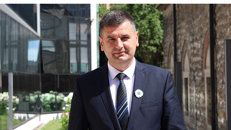 Duraković proglasio pobjedu Tabakovića, Grujičić objavio da ostaje na mjestu načelnika Srebrenice
