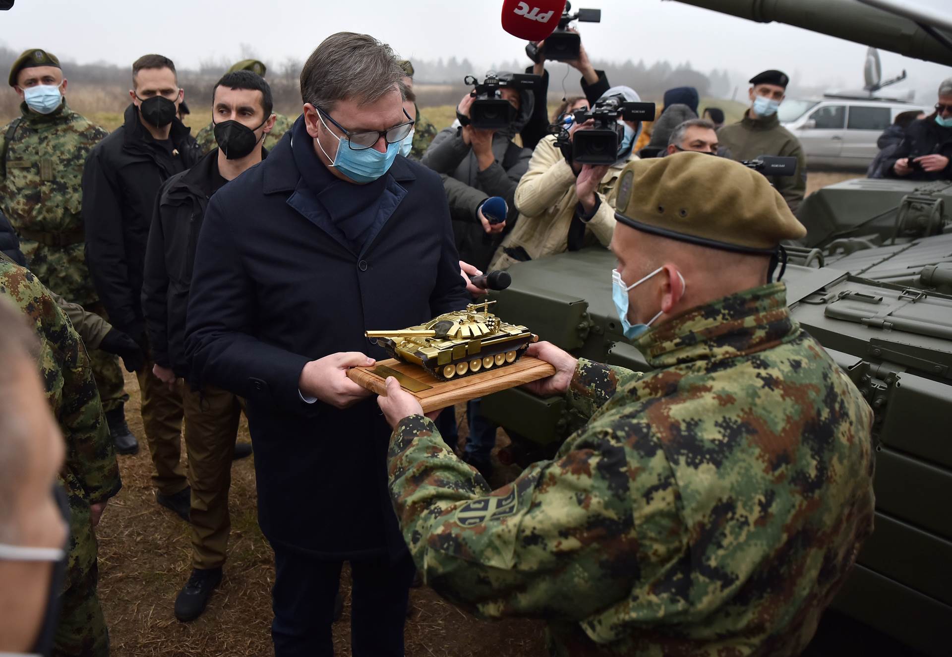 Vučić na predstavljanju ruskih tenkova: Ovo je za odbranu Srbije od agresora