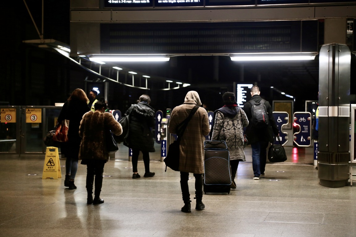 Zbog pojave novog soja koronavirusa nekoliko zemalja suspendovalo letove iz Velike Britanije