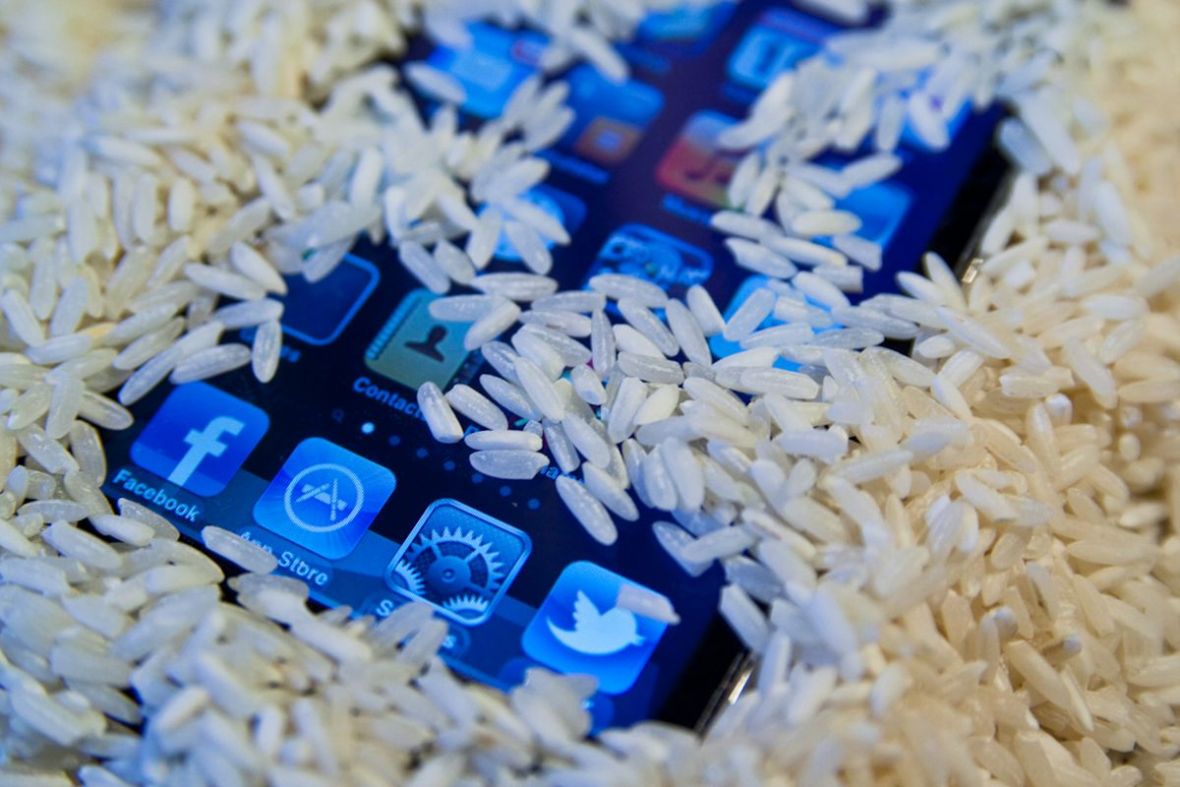 Apple upozorava: Ako stavljate mobitel u rižu, prestanite odmah