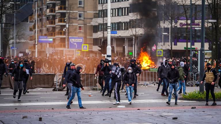 Najmanje 190 ljudi uhapšeno je na protestima u Amsterdamu