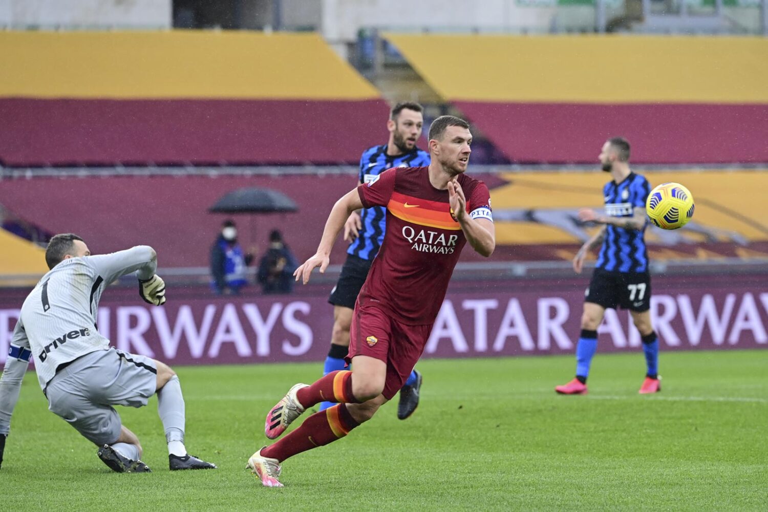 Džeko igrao do 88. minute minute, Roma i Inter remizirali u derbiju