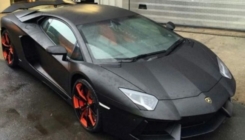 Lamborghinija platio 400.000 eura pa se pokajao: Ne znam koji će mi, skuplja paučinu i kisne