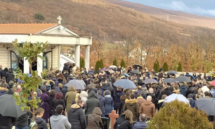 Posušje: Posljednji ispraćaj Mirele Rezo i Stjepana Jukića