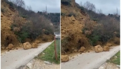 Drama u Ulcinju: Zemlja se obrušila na automobile