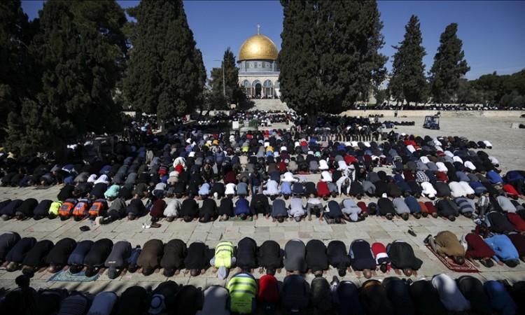 Nakon šestosedmičnog karantina Palestinci klanjali džumu u Al-Aqsi