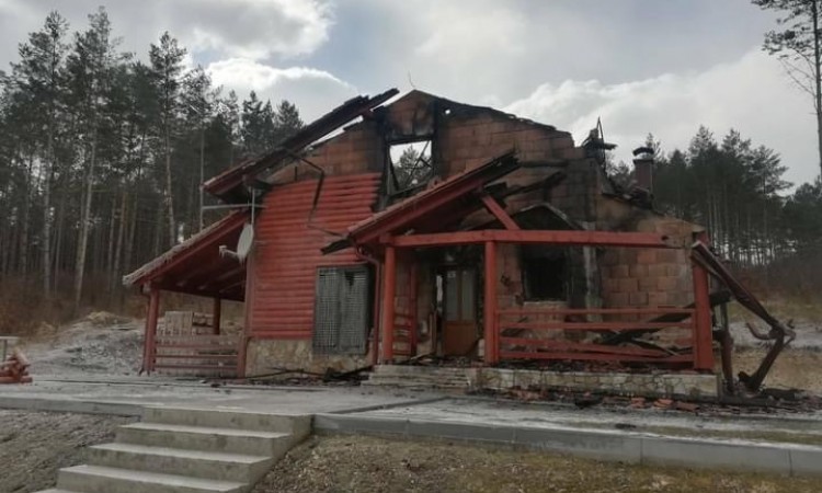 Izgorio šumarski edukacijski centar na Crnoj stini kod Livna