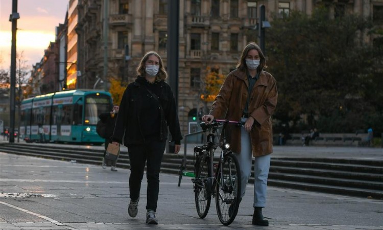 Infekcije koronavirusom u Njemačkoj se eksponencijalno šire