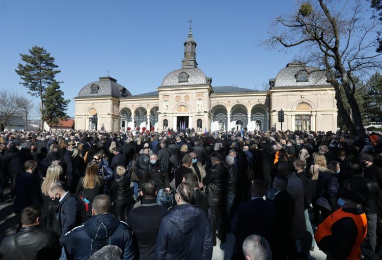 Hrvatska: Kažnjeni organizatori sahrane Milana Bandića